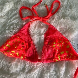 Beach bunny bikini top!!